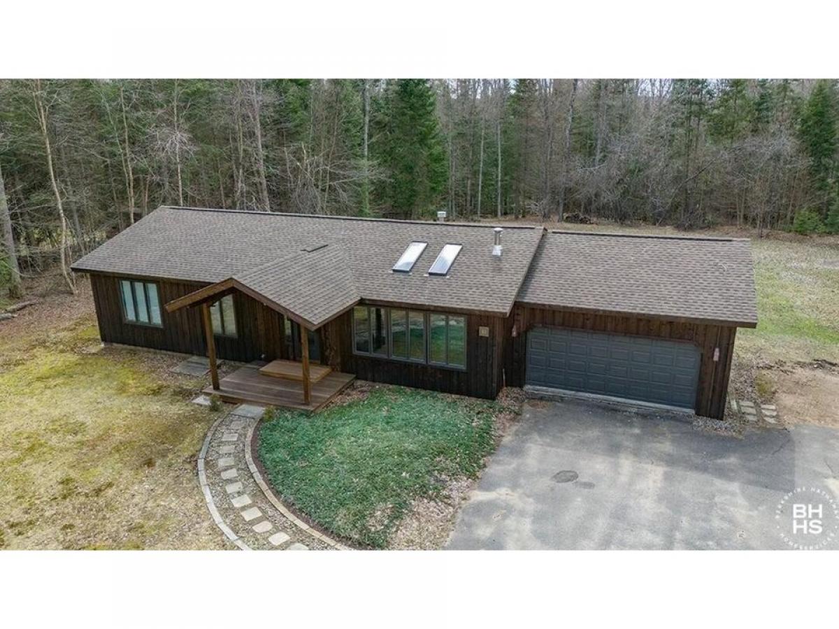 Picture of Home For Sale in Tupper Lake, New York, United States