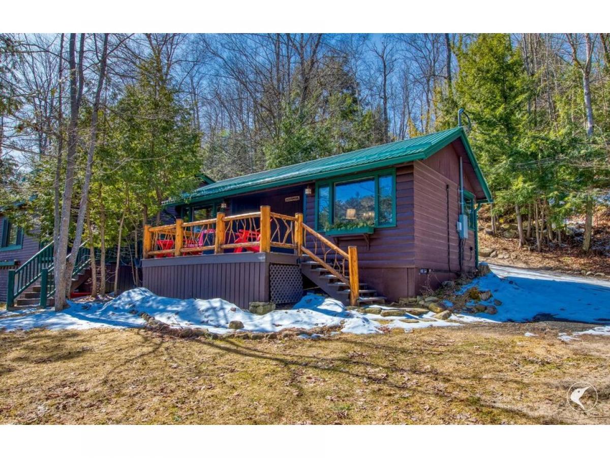 Picture of Home For Sale in Saranac Lake, New York, United States