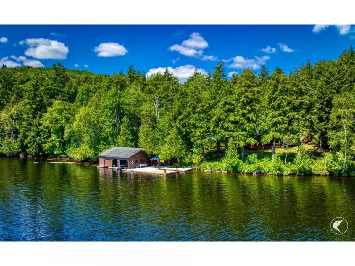Picture of Home For Sale in Saranac Lake, New York, United States