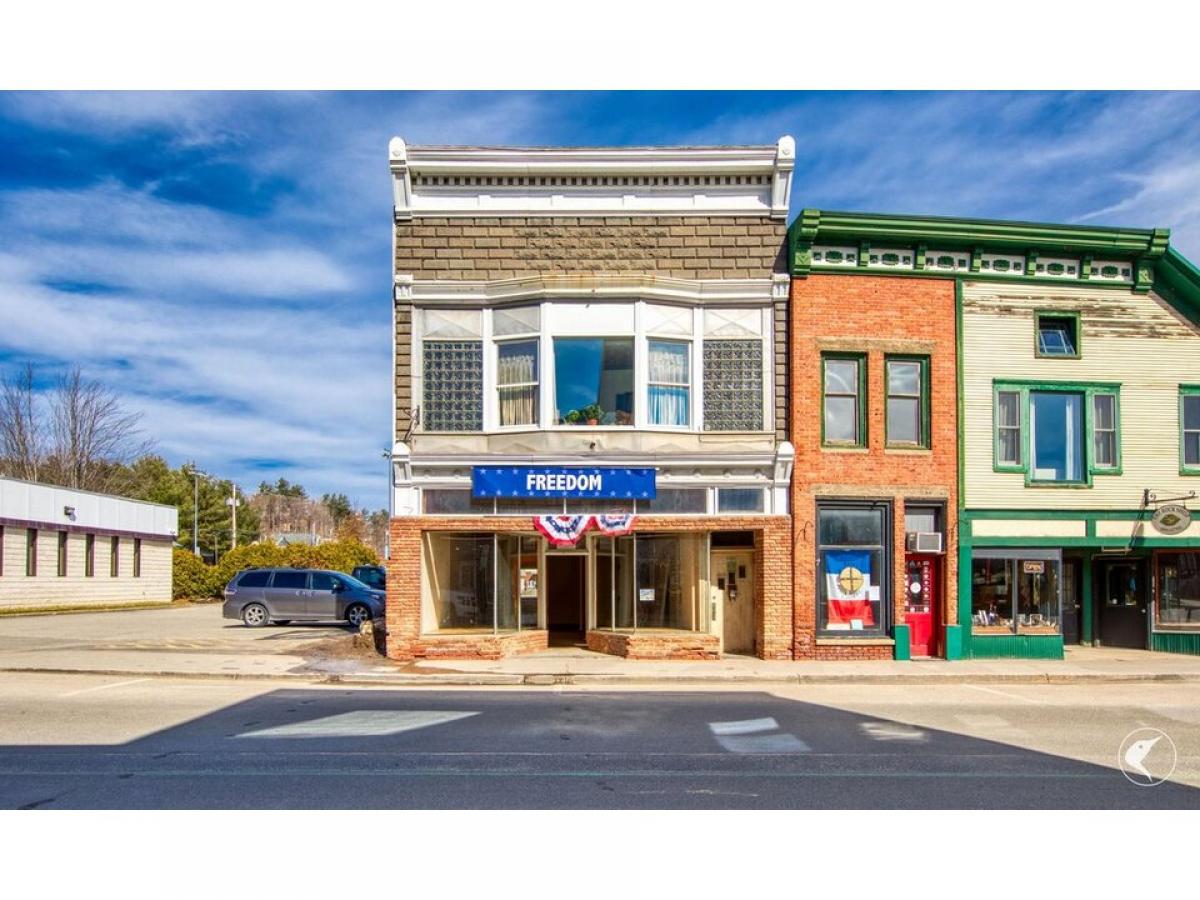 Picture of Home For Sale in Saranac Lake, New York, United States