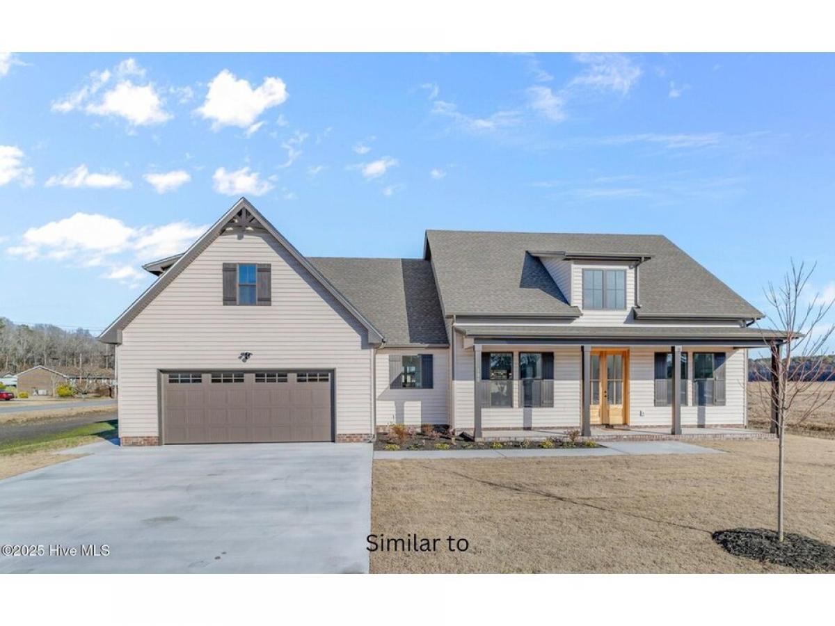 Picture of Home For Sale in South Mills, North Carolina, United States