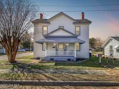 Home For Sale in Elizabeth City, North Carolina