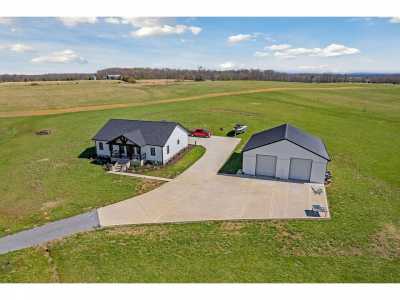 Home For Sale in Smithville, Tennessee