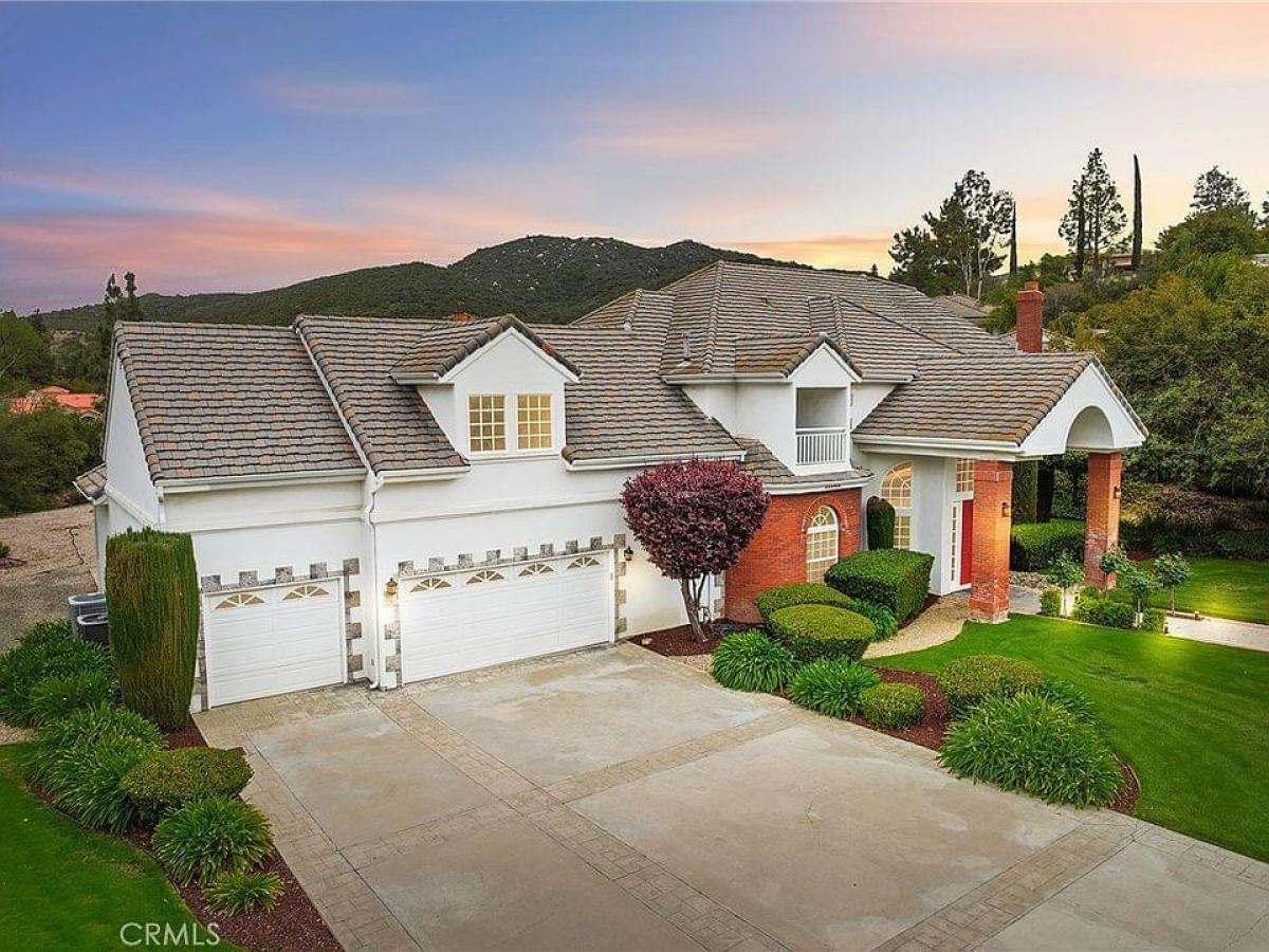 Picture of Home For Sale in Murrieta, California, United States