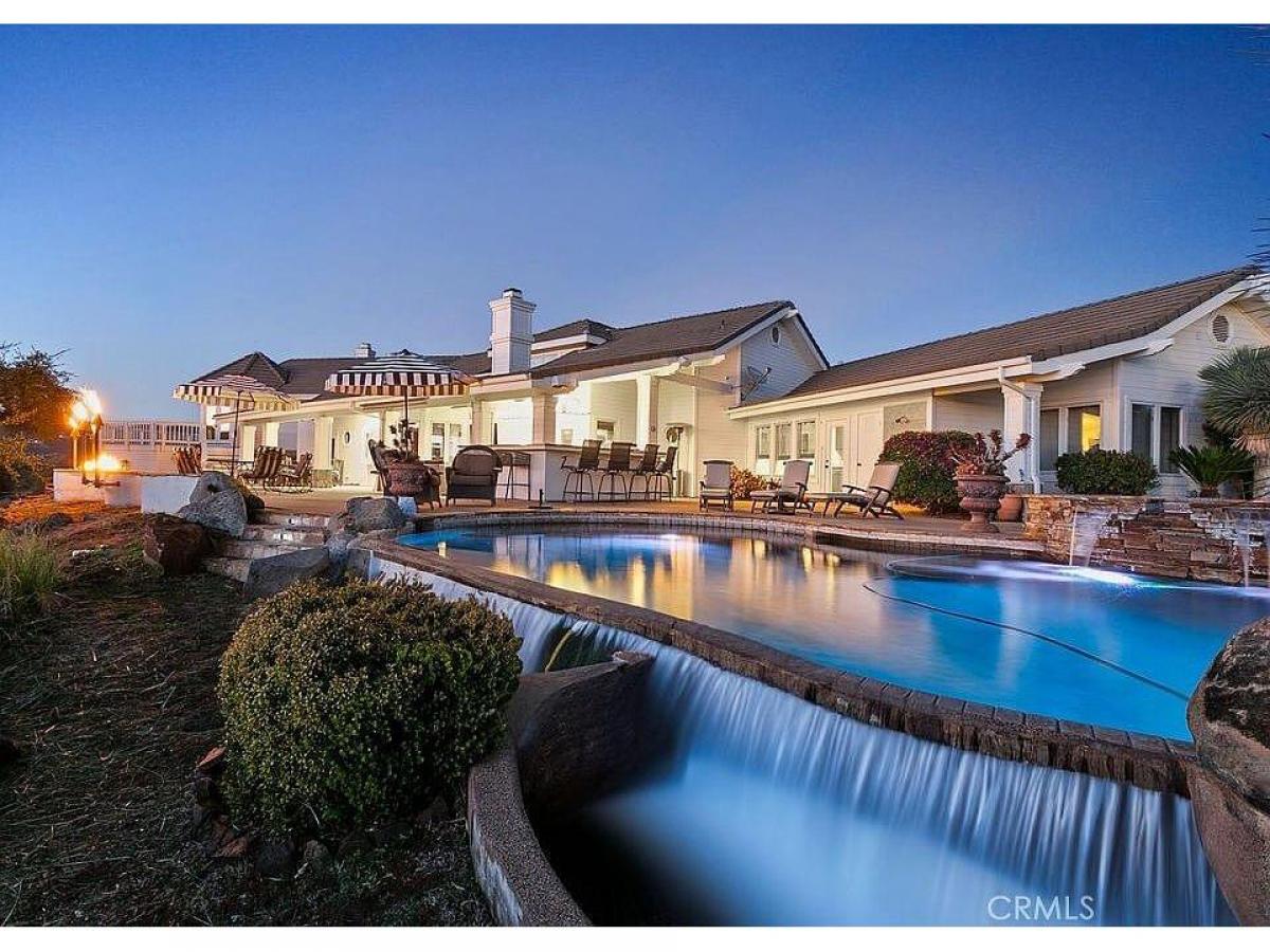 Picture of Home For Sale in Murrieta, California, United States