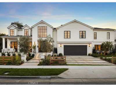 Home For Sale in Newport Beach, California