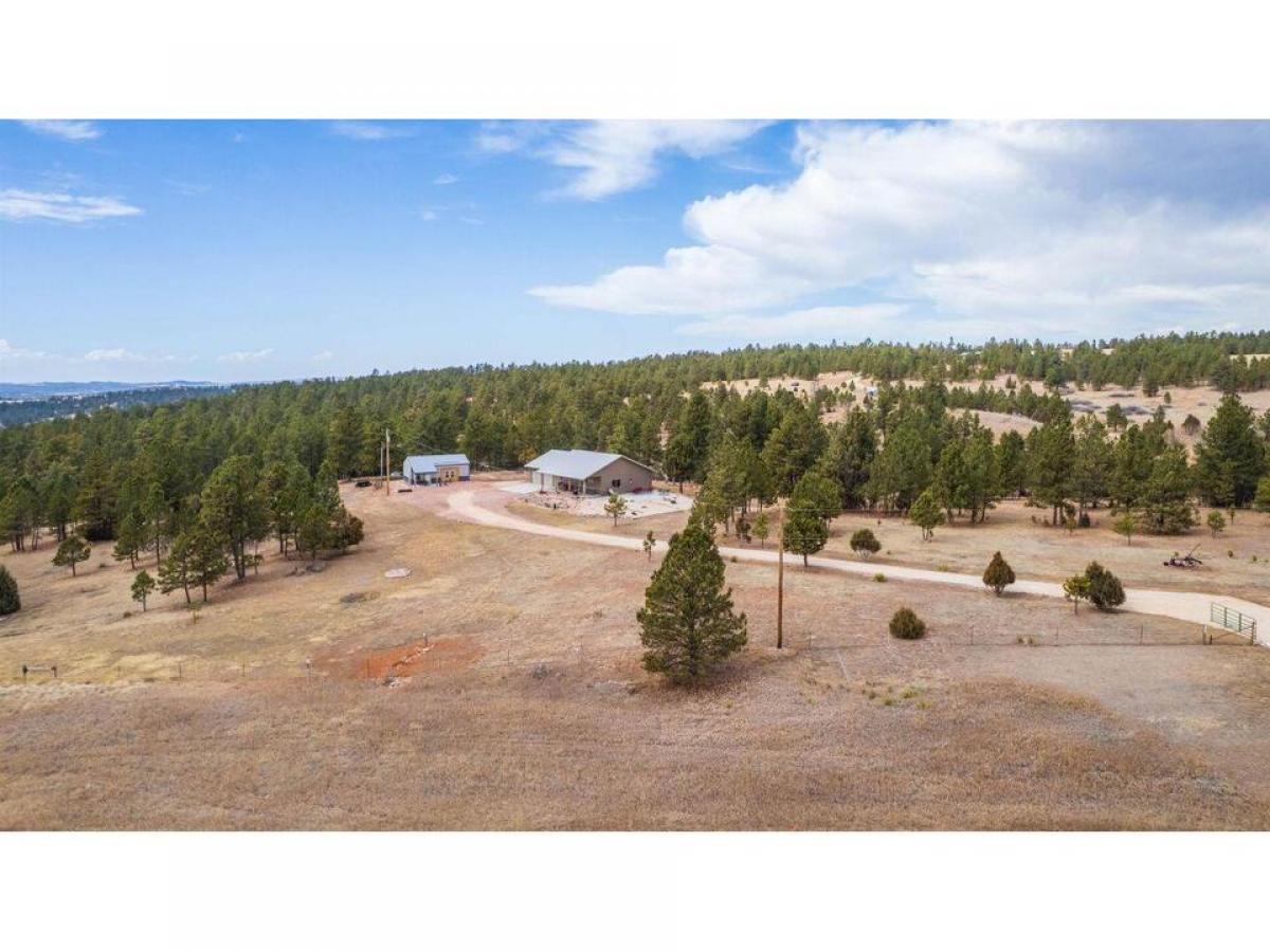 Picture of Home For Sale in Custer, South Dakota, United States