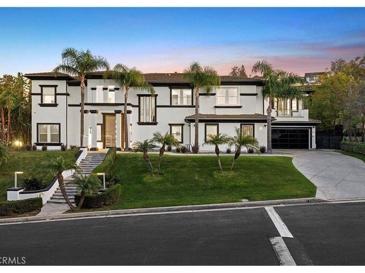 Picture of Home For Sale in Anaheim, California, United States