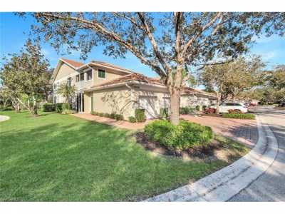 Condo For Sale in Naples, Florida