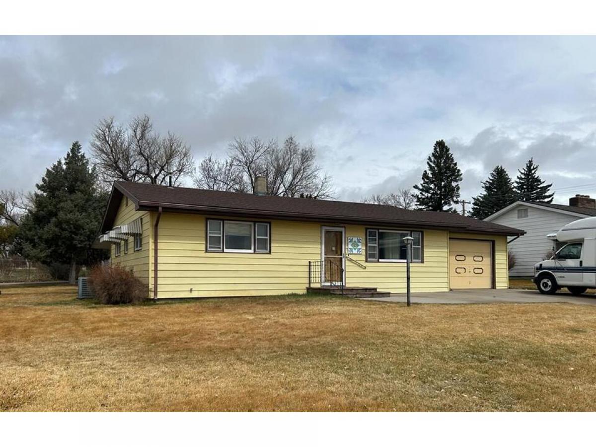 Picture of Home For Sale in Lusk, Wyoming, United States