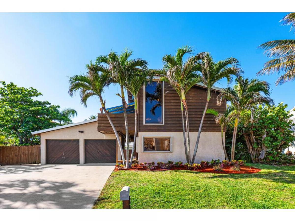 Picture of Home For Sale in Ocean Ridge, Florida, United States