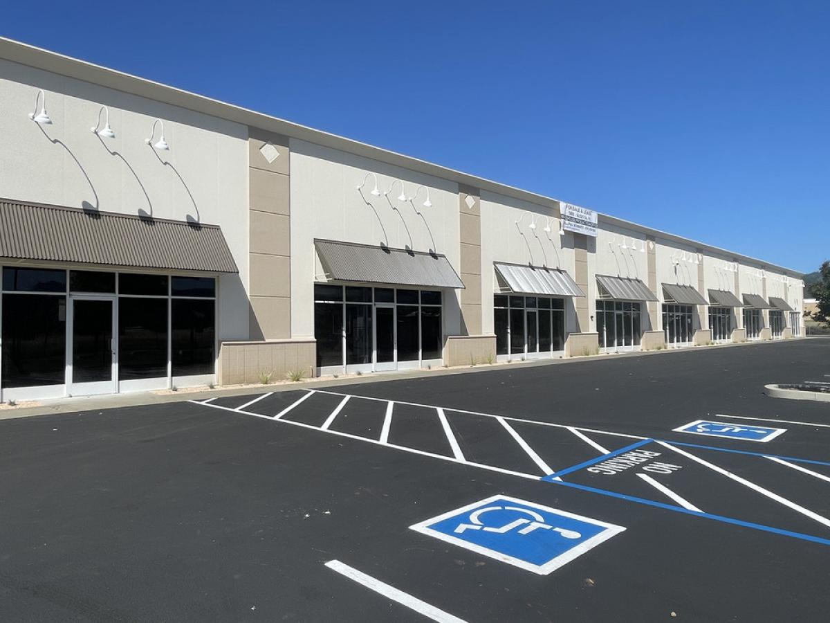 Picture of Commercial Building For Rent in Cloverdale, California, United States