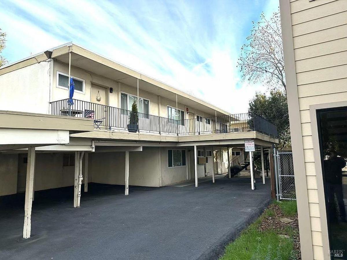 Picture of Multi-Family Home For Sale in Santa Rosa, California, United States