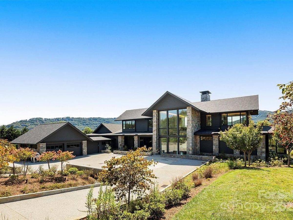 Picture of Home For Sale in Arden, North Carolina, United States