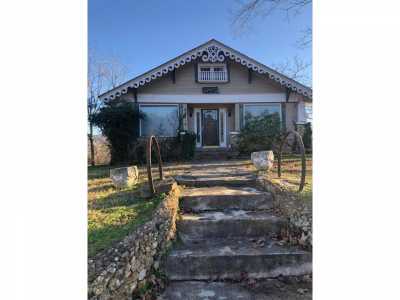 Commercial Building For Sale in Chattanooga, Tennessee