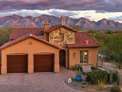 Home For Sale in Oro Valley, Arizona