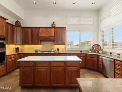 Home For Sale in Oro Valley, Arizona