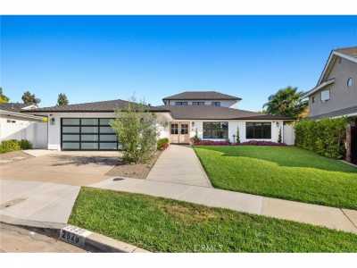 Home For Sale in Newport Beach, California
