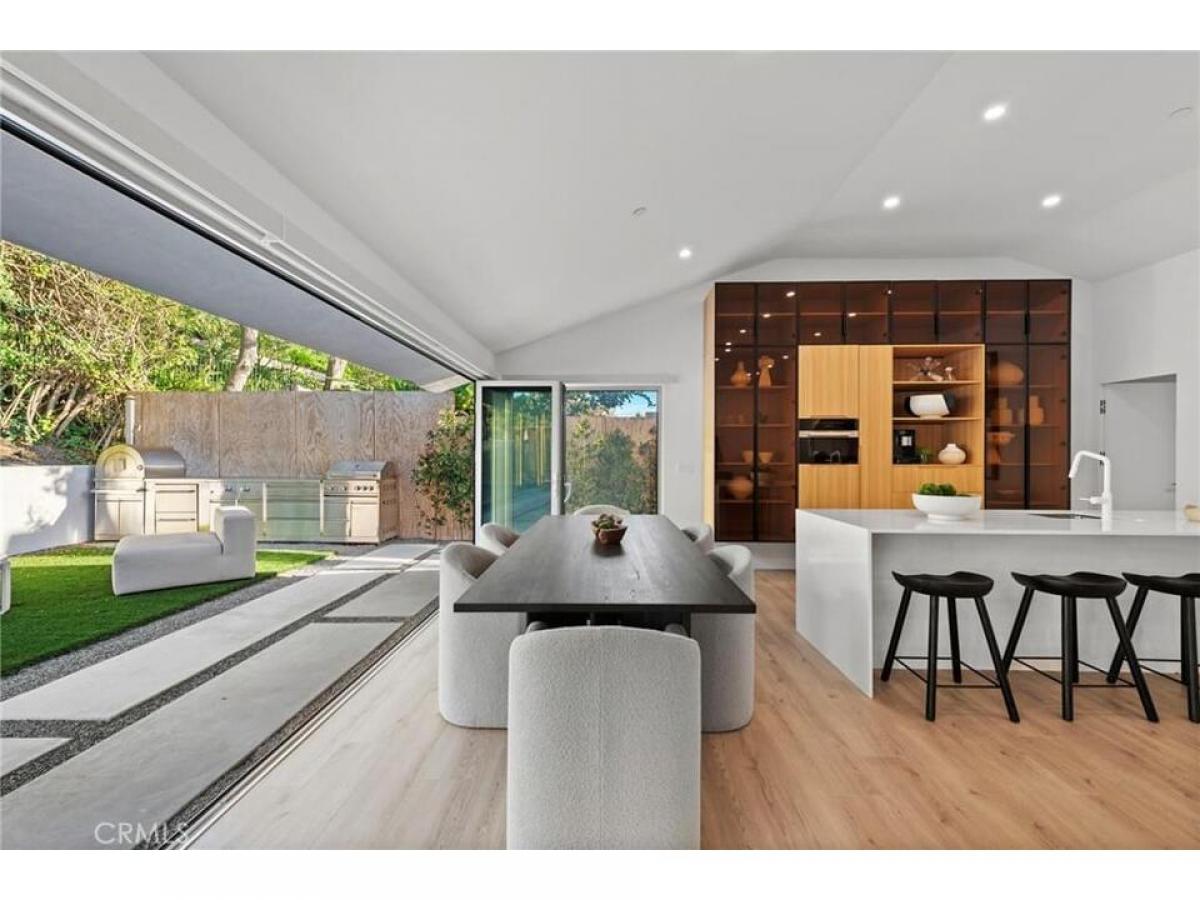 Picture of Home For Sale in Corona del Mar, California, United States