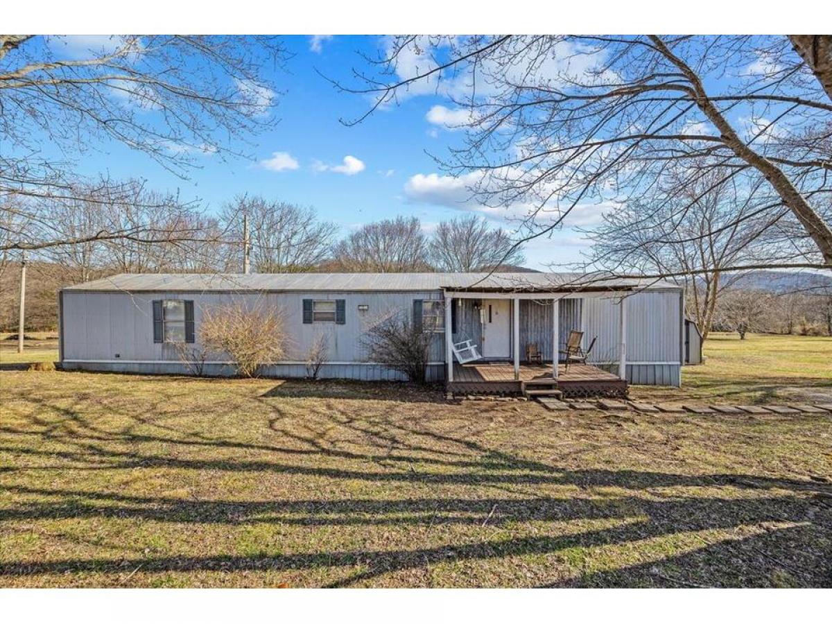 Picture of Home For Sale in Alpine, Tennessee, United States