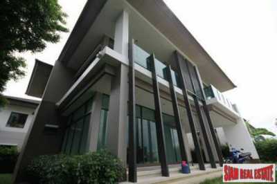 Villa For Sale in Bangkok, Thailand