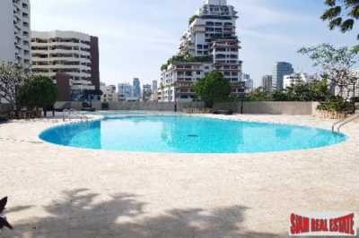 Duplex For Sale in Bangkok, Thailand