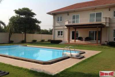 Villa For Sale in Bangkok, Thailand