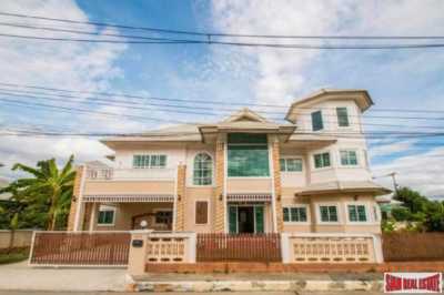 Villa For Sale in Chiang Mai, Thailand