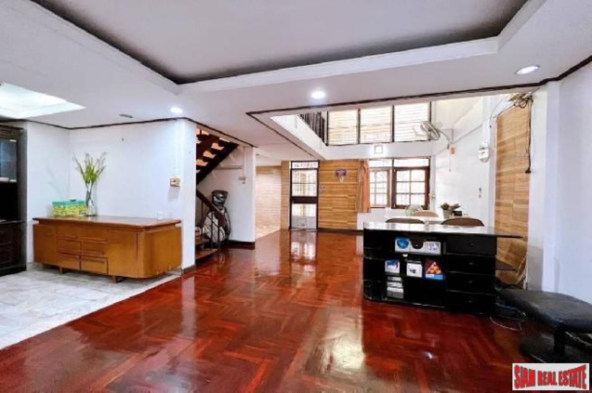 Picture of Villa For Sale in Bangkok, Bangkok, Thailand