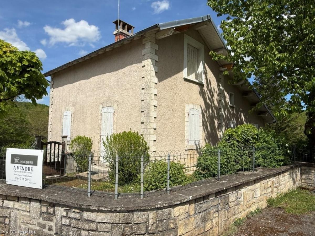 Picture of Home For Sale in Nanteuil En Vallee, Poitou Charentes, France