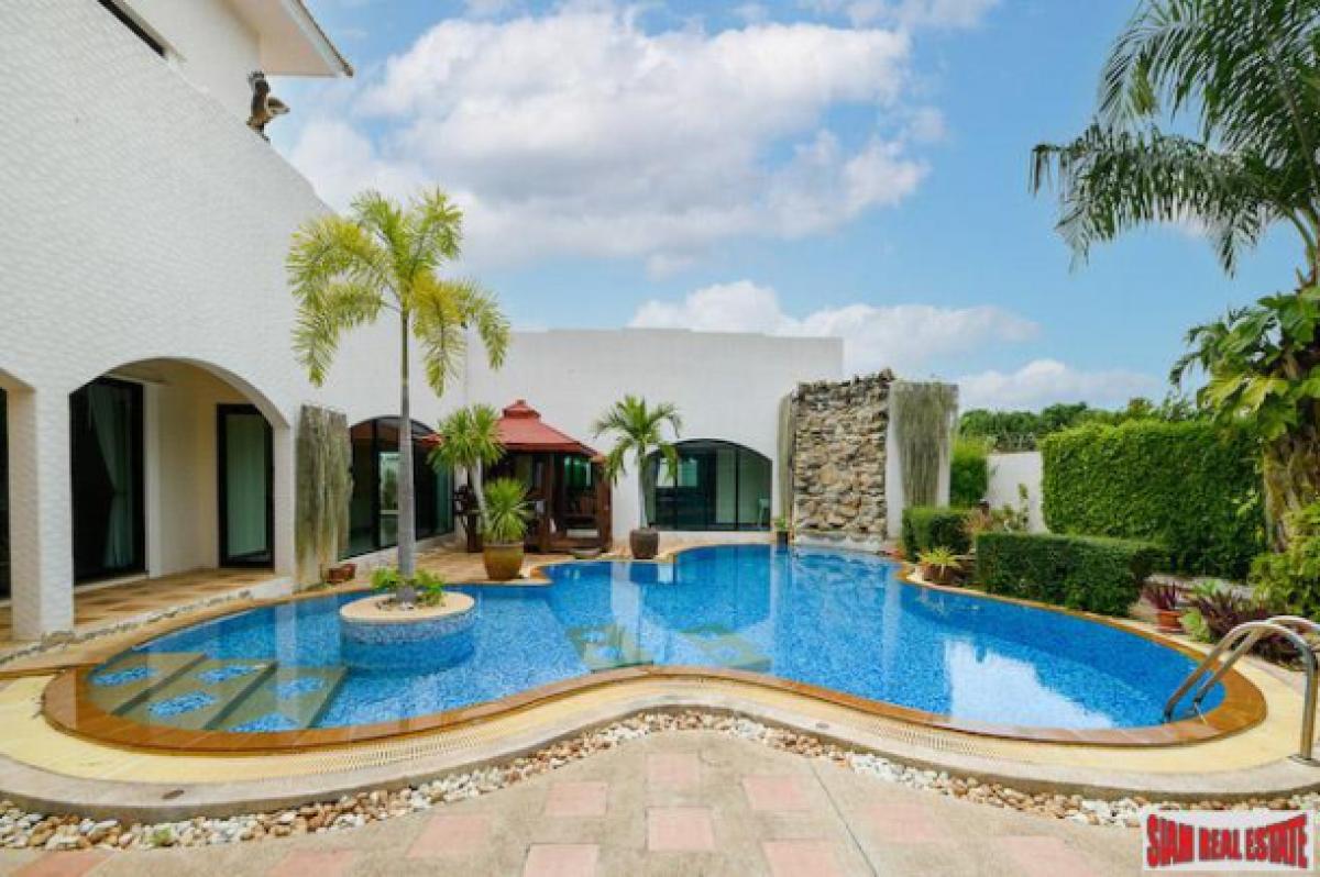 Picture of Villa For Sale in Chon Buri, Chon Buri, Thailand