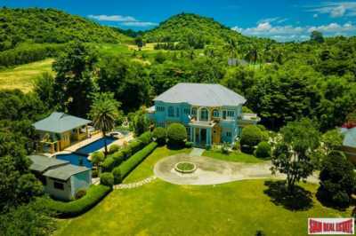 Villa For Sale in Chon Buri, Thailand