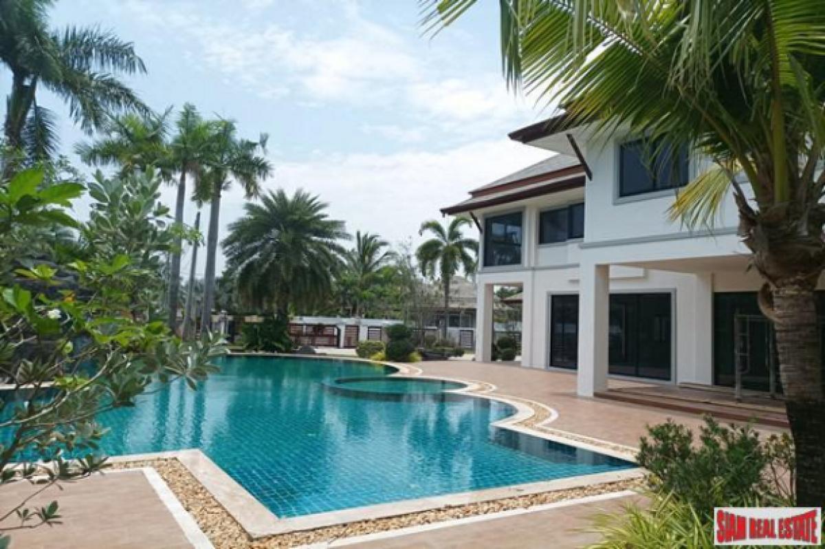 Picture of Villa For Sale in Chon Buri, Chon Buri, Thailand
