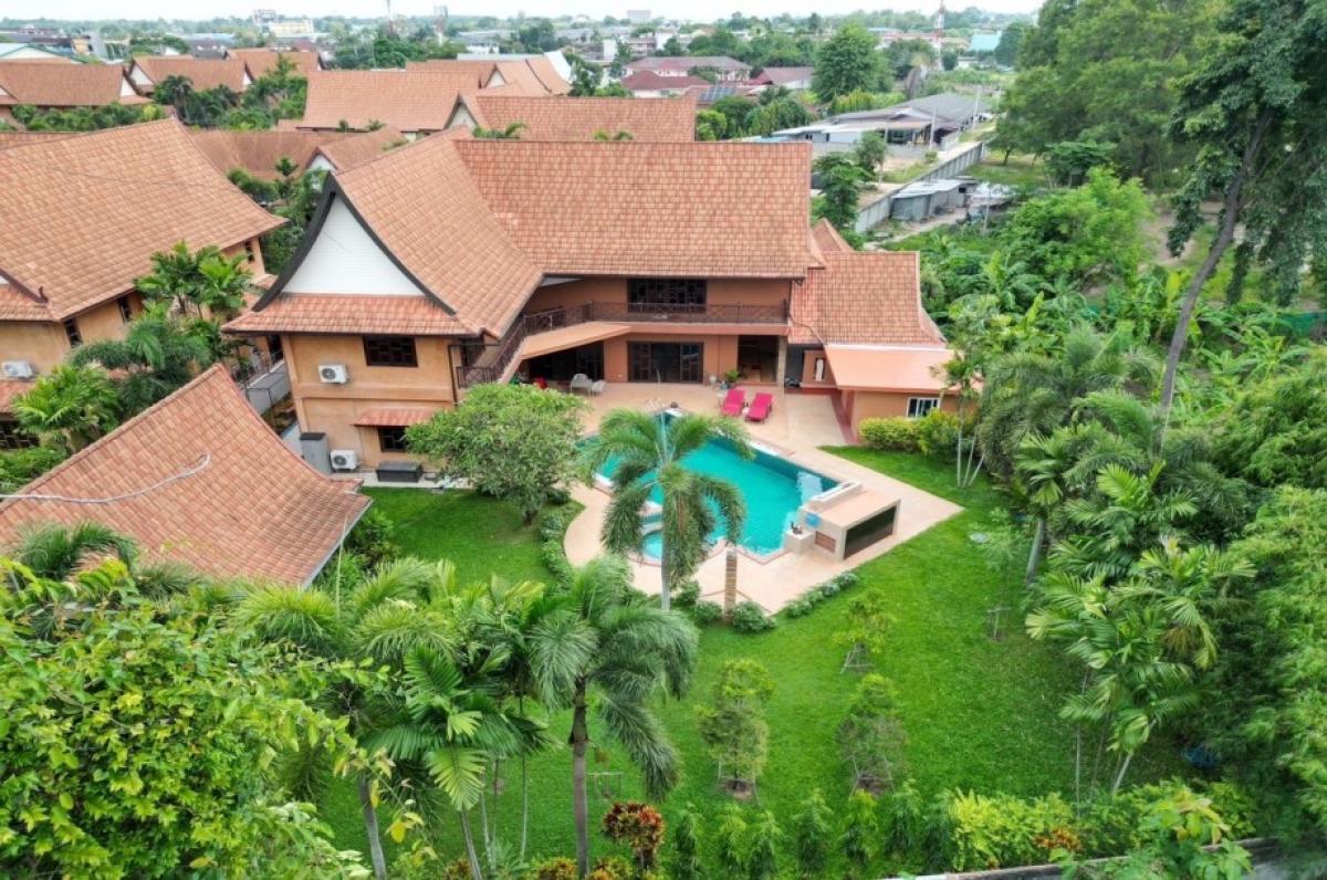 Picture of Villa For Sale in Chon Buri, Chon Buri, Thailand