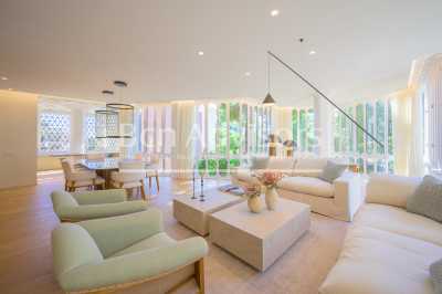 Apartment For Sale in Barcelona, Spain