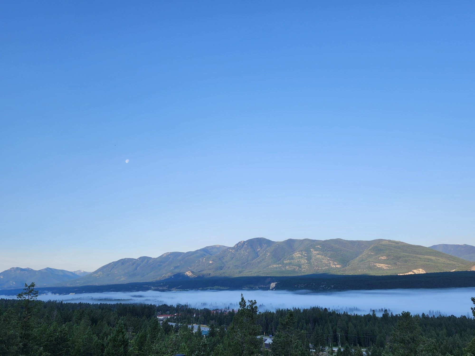 Picture of Home For Sale in Fairmont Hot Springs, British Columbia, Canada