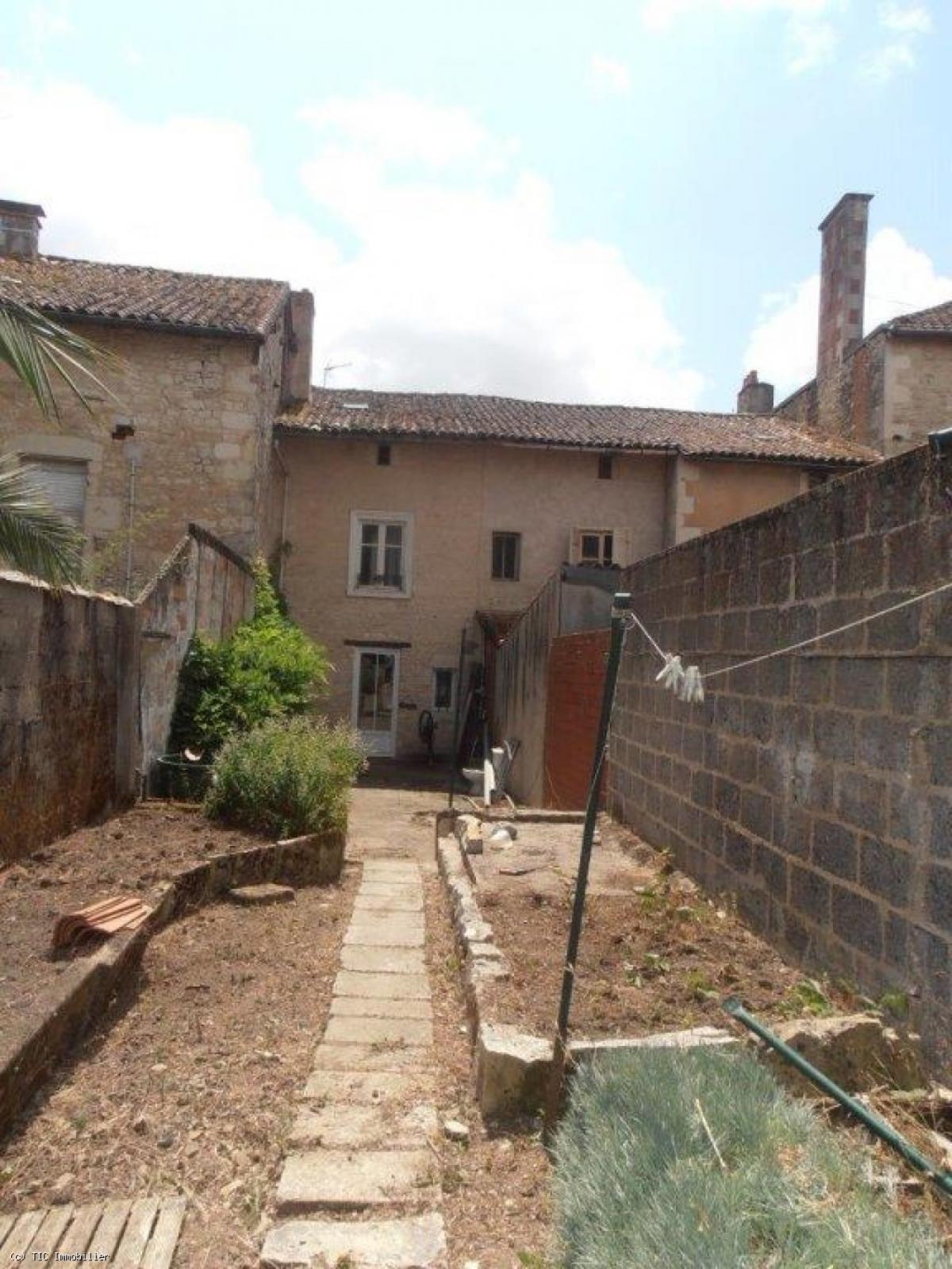 Picture of Home For Sale in Sauze Vaussais, Poitou Charentes, France