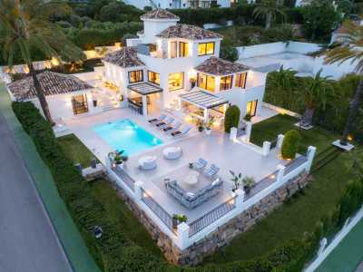 Villa For Sale in Nueva Andalucia, Spain