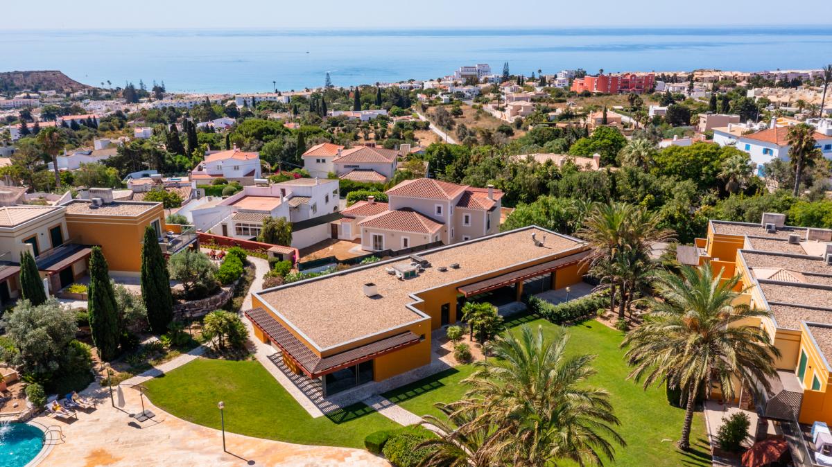 Picture of Commercial Building For Sale in Praia Da Luz, Algarve, Portugal