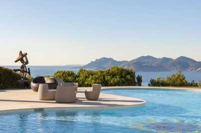 Villa For Sale in Cannes, France