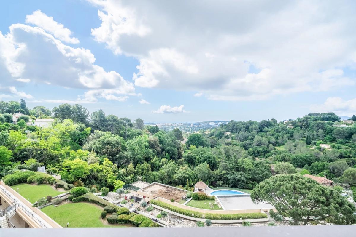 Picture of Apartment For Sale in Mougins, Cote d'Azur, France
