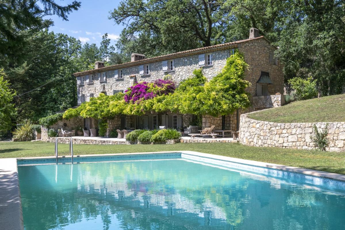 Picture of Villa For Sale in Chateauneuf Grasse, Provence-Alpes-Cote d'Azur, France