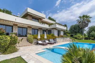 Villa For Sale in Vence, France