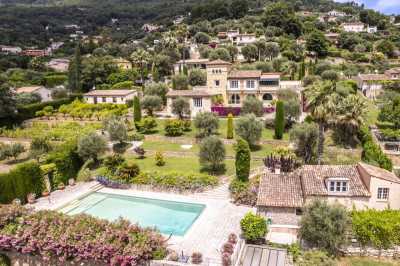Villa For Sale in Chateauneuf Grasse, France