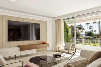 Apartment For Sale in Cannes, France