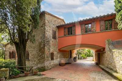 Villa For Sale in Arezzo, Italy