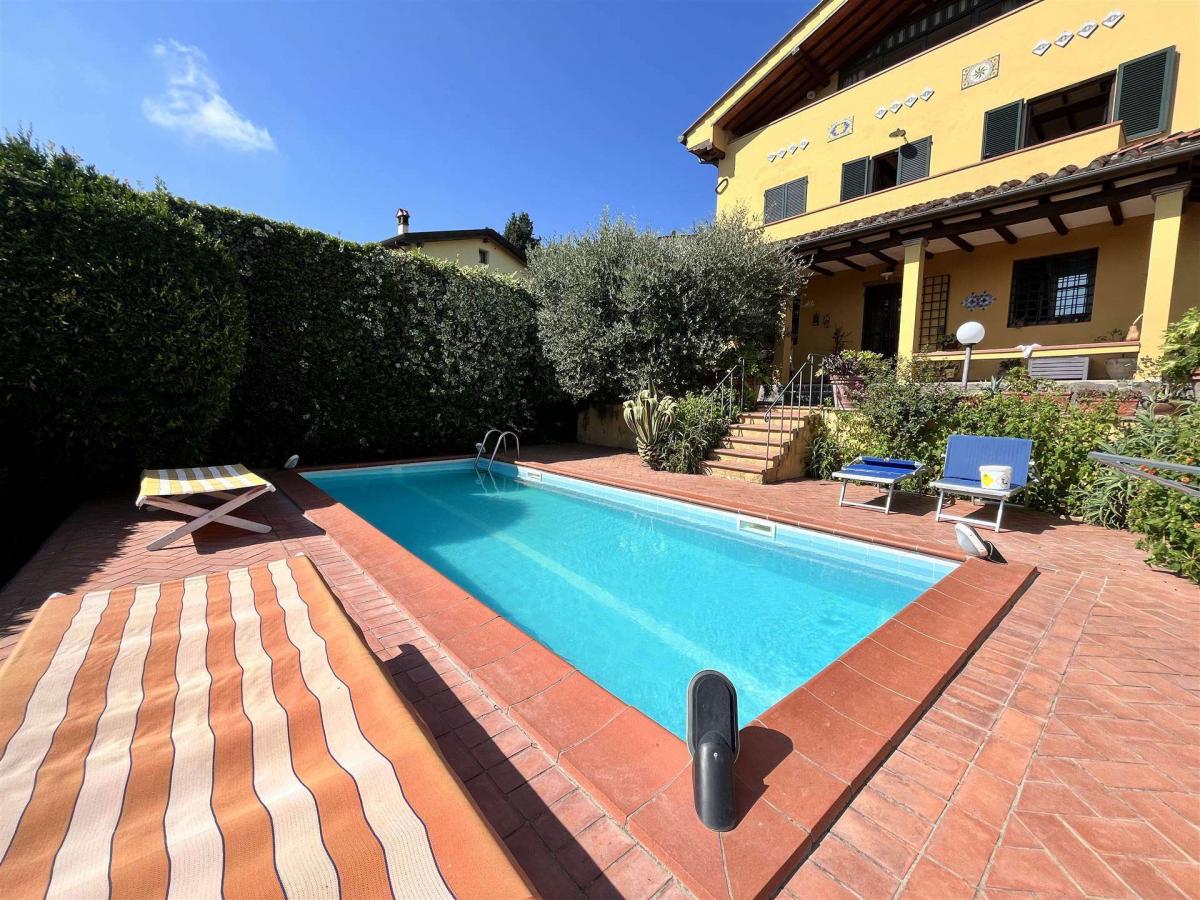 Picture of Villa For Sale in Massarosa, Tuscany, Italy