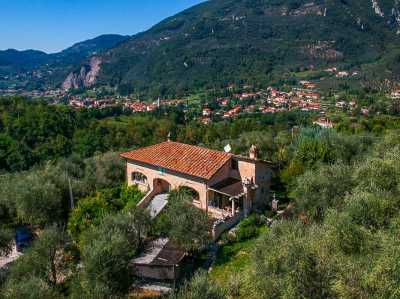 Home For Sale in Camaiore, Italy