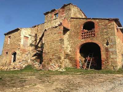 Home For Sale in Civitella In Val Di Chiana, Italy