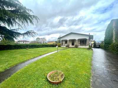 Villa For Sale in Capannori, Italy